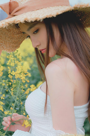 张怕芝的毛又多又密